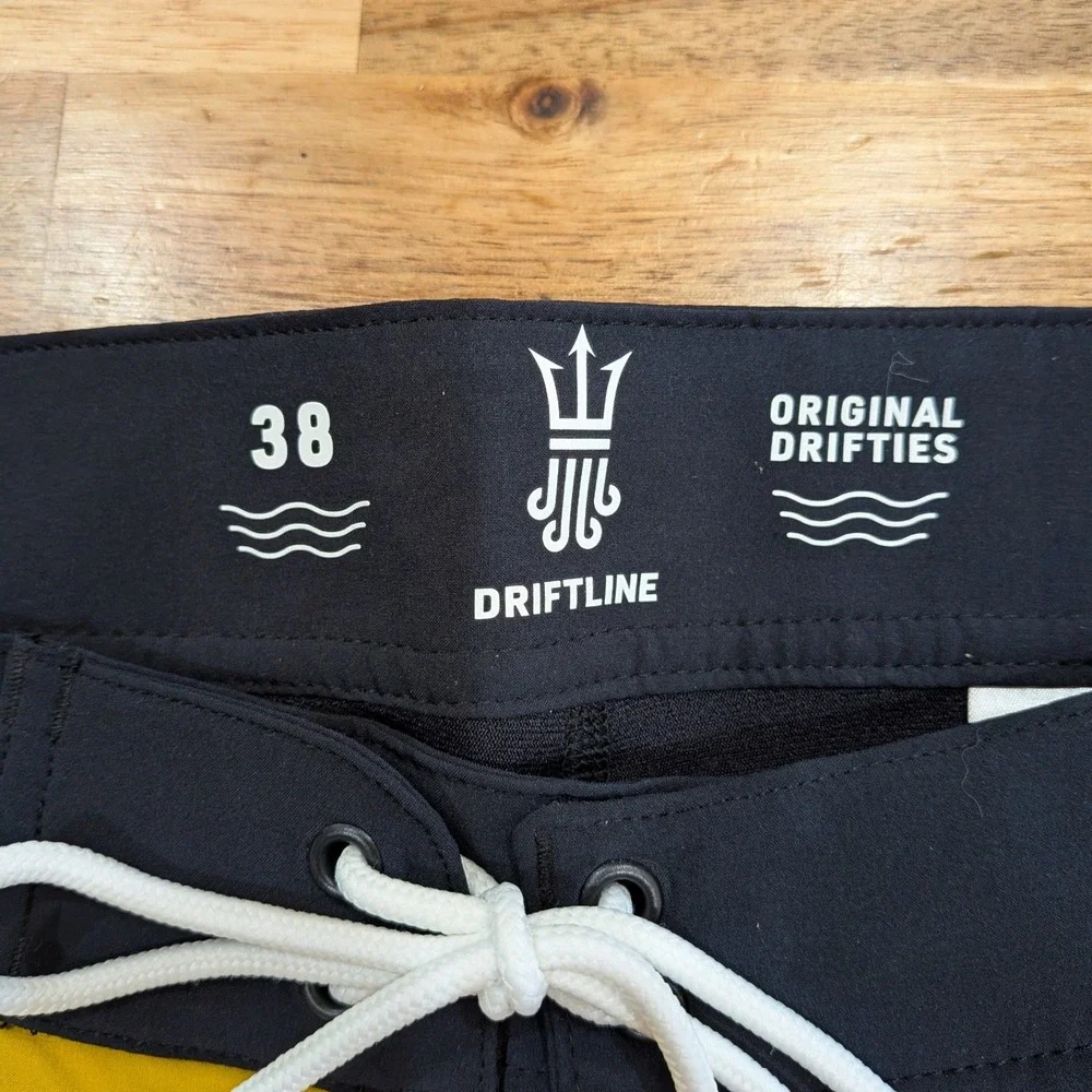 Driftline Men Original Drifties Board Shorts 38 Yellow Wetsuit Lined Surf